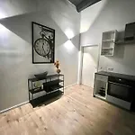 Privatzimmer Mit Bad Im Herzen Von Duesseldorf