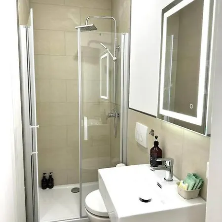 Apartment Privatzimmer Mit Bad Im Herzen Von Düsseldorf